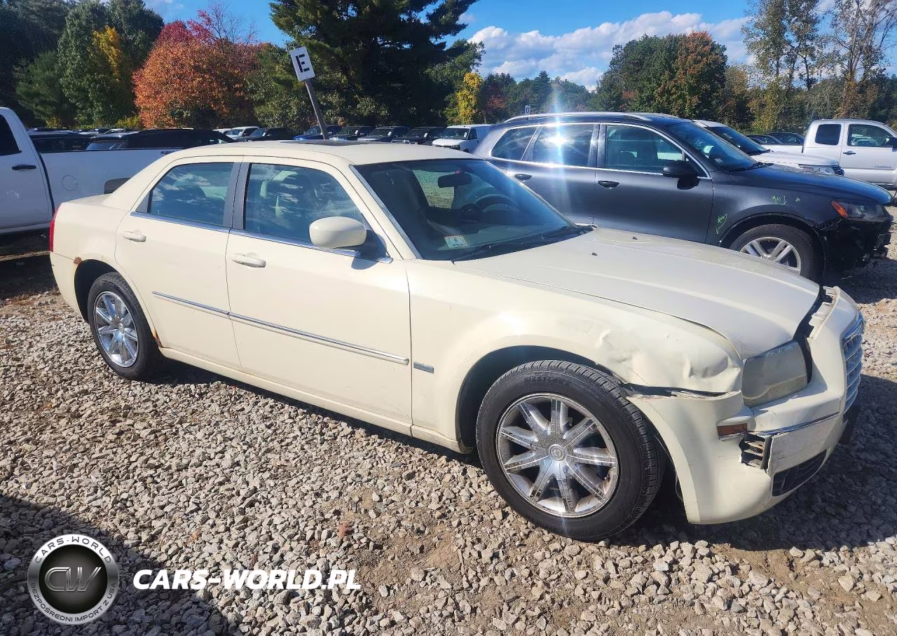 2009 Chrysler 300 Touring VIN:2C3KA53V99H618005 - 4