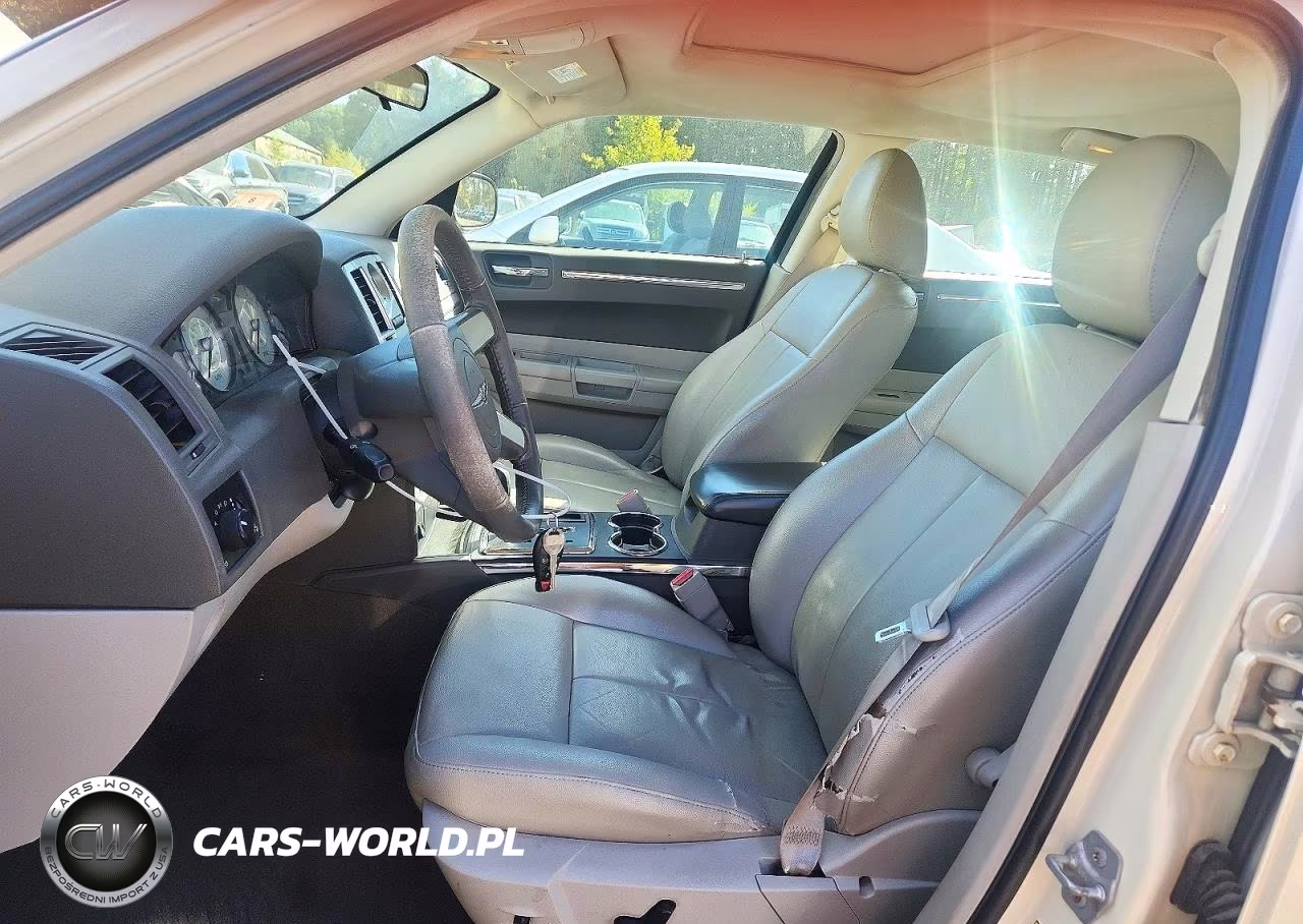 2009 Chrysler 300 Touring VIN:2C3KA53V99H618005 - 7