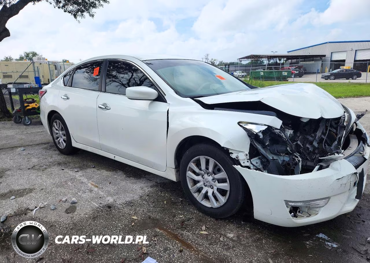 2015 Nissan Altima 2.5 S VIN:1N4AL3AP1FN369962 - 4