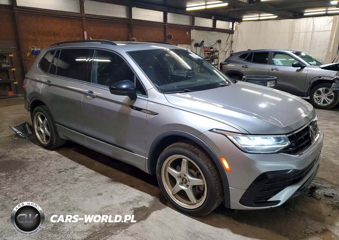 2023 Volkswagen Tiguan Se R-Line Black VIN:3VV8B7AX0PM004043 - 4