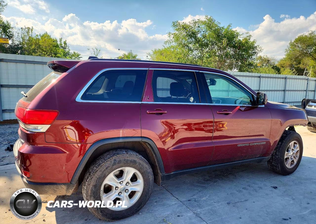 2017 Jeep Grand Cherokee Laredo VIN:1C4RJEAG9HC712613 - 3
