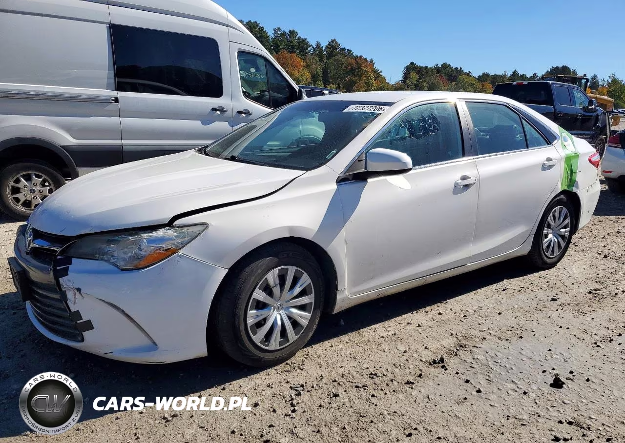 2016 Toyota Camry Hybrid Le – zdjęcie 1 z 12
