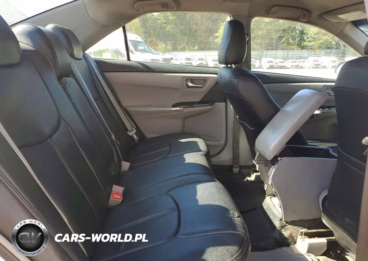 2016 Toyota Camry Hybrid Le VIN:4T1BD1FK6GU188064 - 10