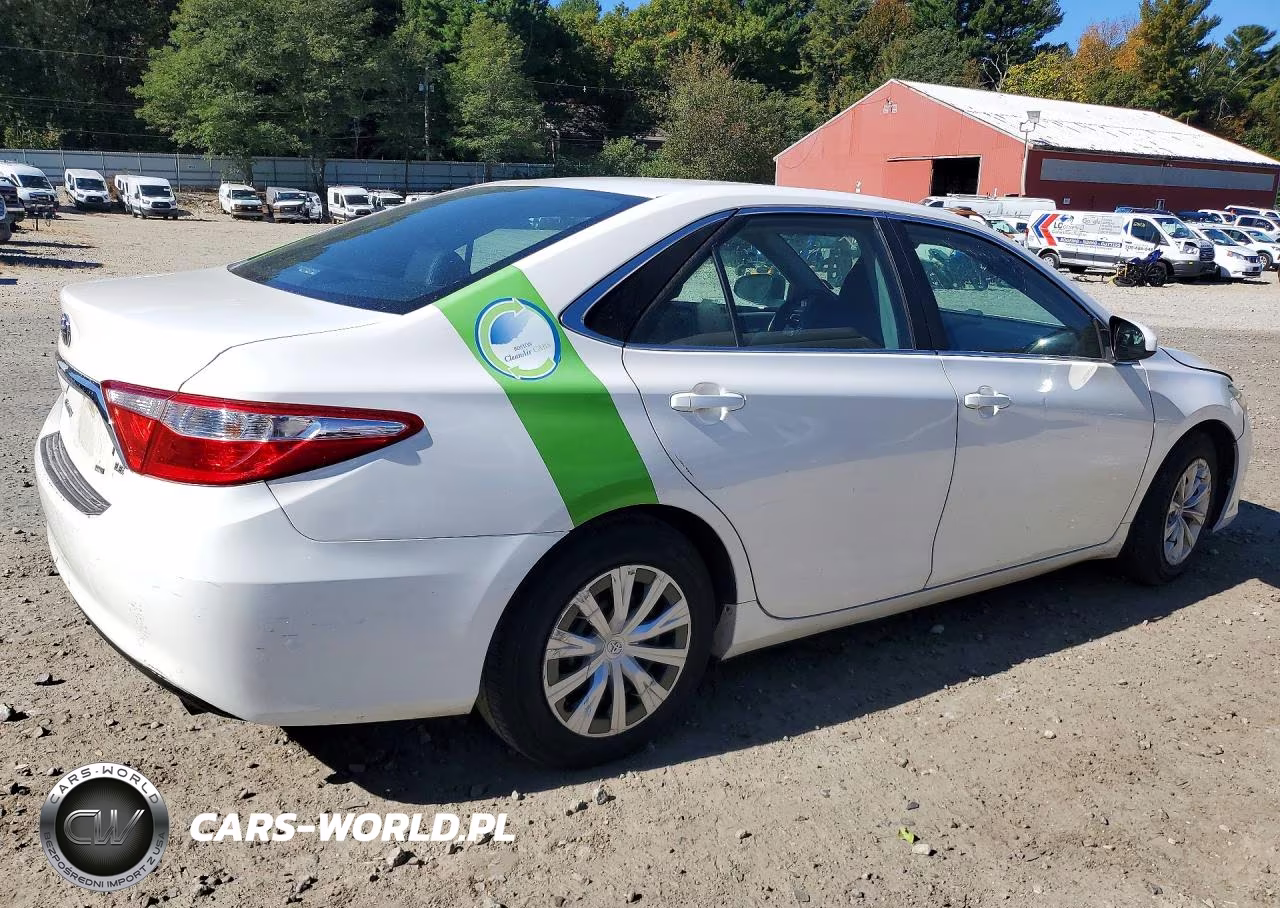 2016 Toyota Camry Hybrid Le VIN:4T1BD1FK6GU188064 - 3