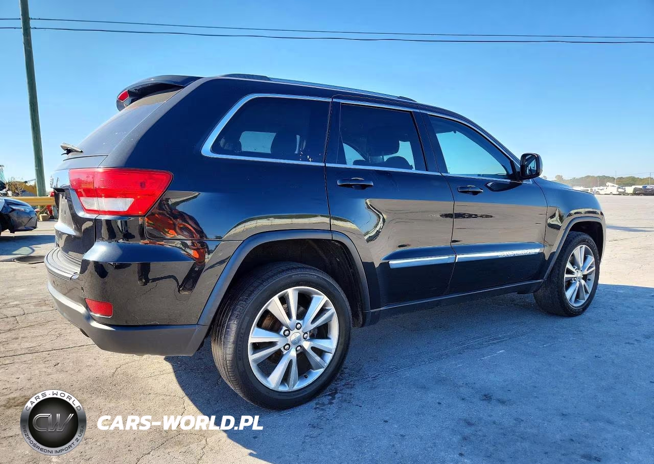 2013 Jeep Grand Cherokee Laredo VIN:1C4RJFAG5DC537714 - 3