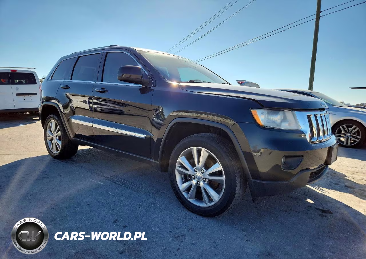 2013 Jeep Grand Cherokee Laredo VIN:1C4RJFAG5DC537714 - 4