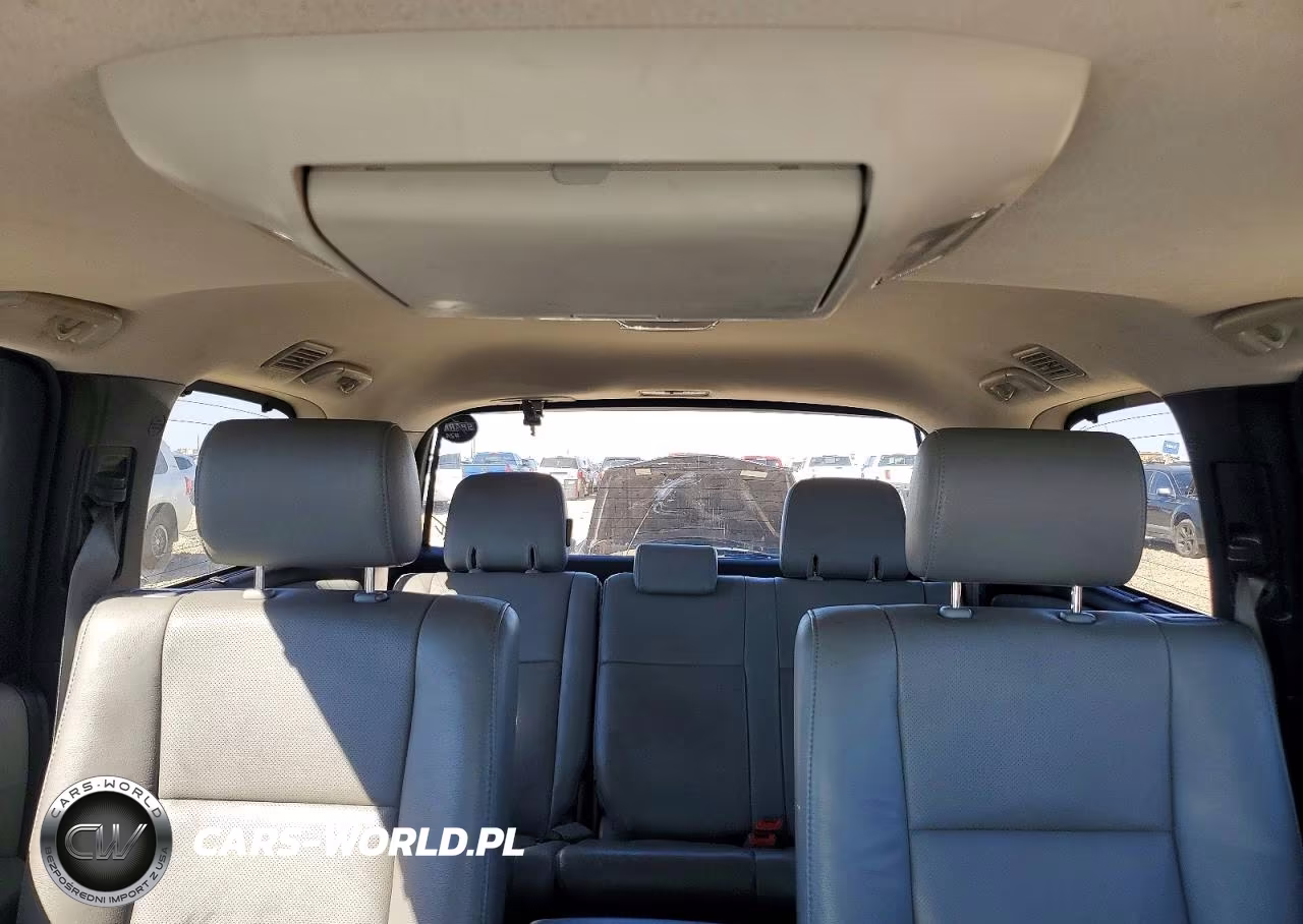 2014 Toyota Sequoia Platinum VIN:5TDDW5G18ES107071 - 10