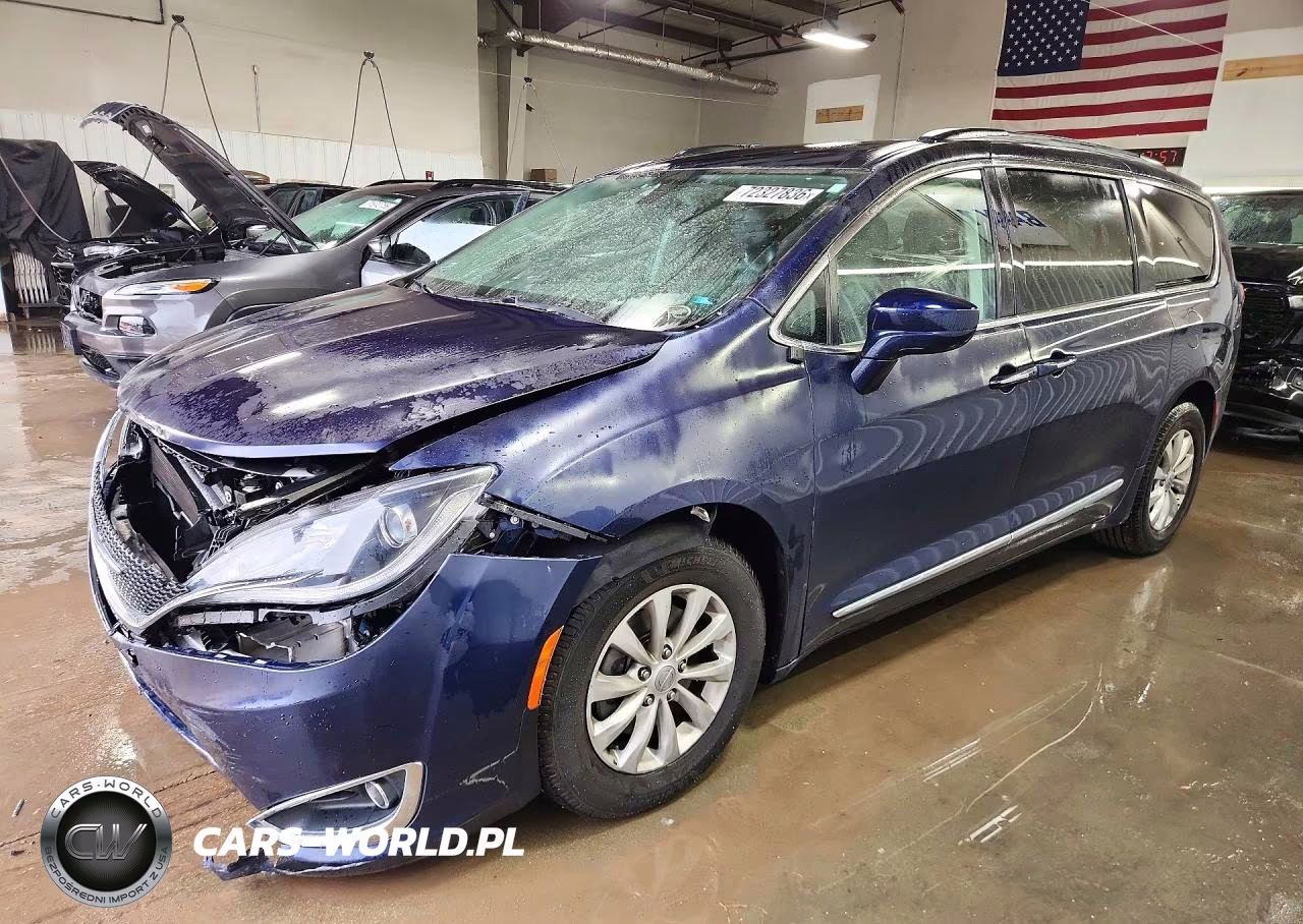 2017 Chrysler Pacifica Touring L VIN:2C4RC1BG4HR539480 - 1