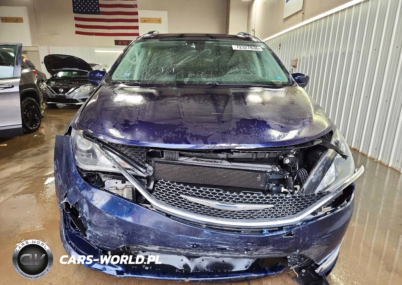 2017 Chrysler Pacifica Touring L VIN:2C4RC1BG4HR539480 - 5