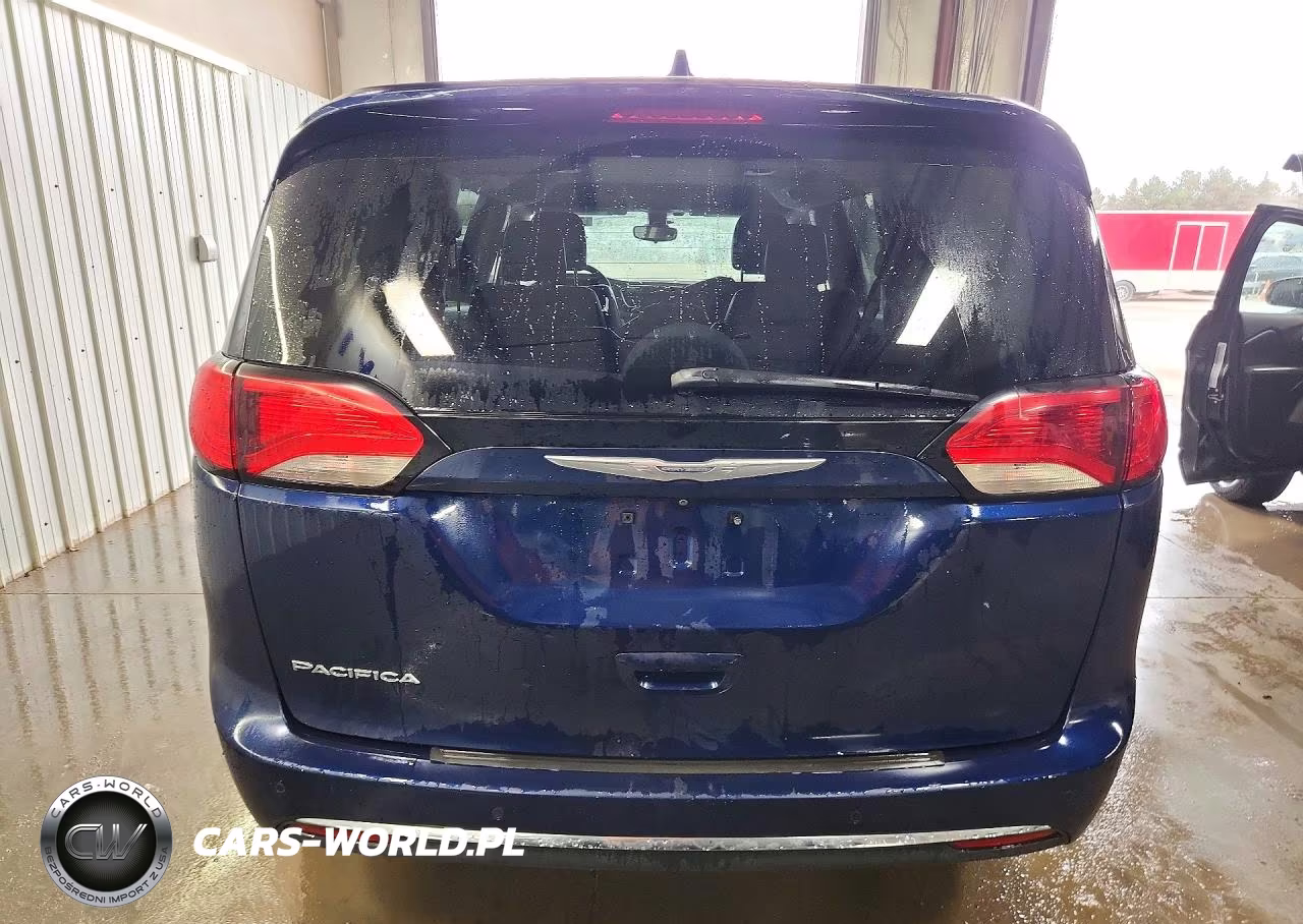 2017 Chrysler Pacifica Touring L VIN:2C4RC1BG4HR539480 - 6