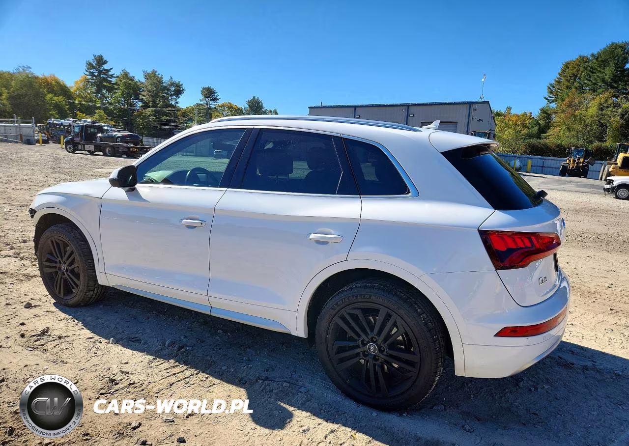 2018 Audi Q5 Prestige VIN:WA1CNAFY7J2199940 - 2