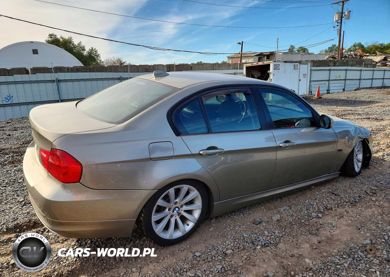 2011 BMW 328 Xi VIN:WBAPK7C51BA971897 - 3