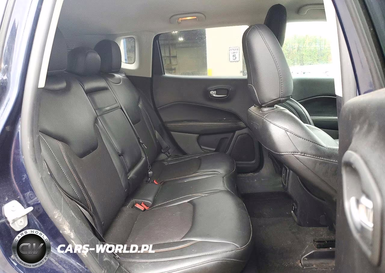 2018 Jeep Compass Latitude VIN:3C4NJDBB1JT470583 - 11