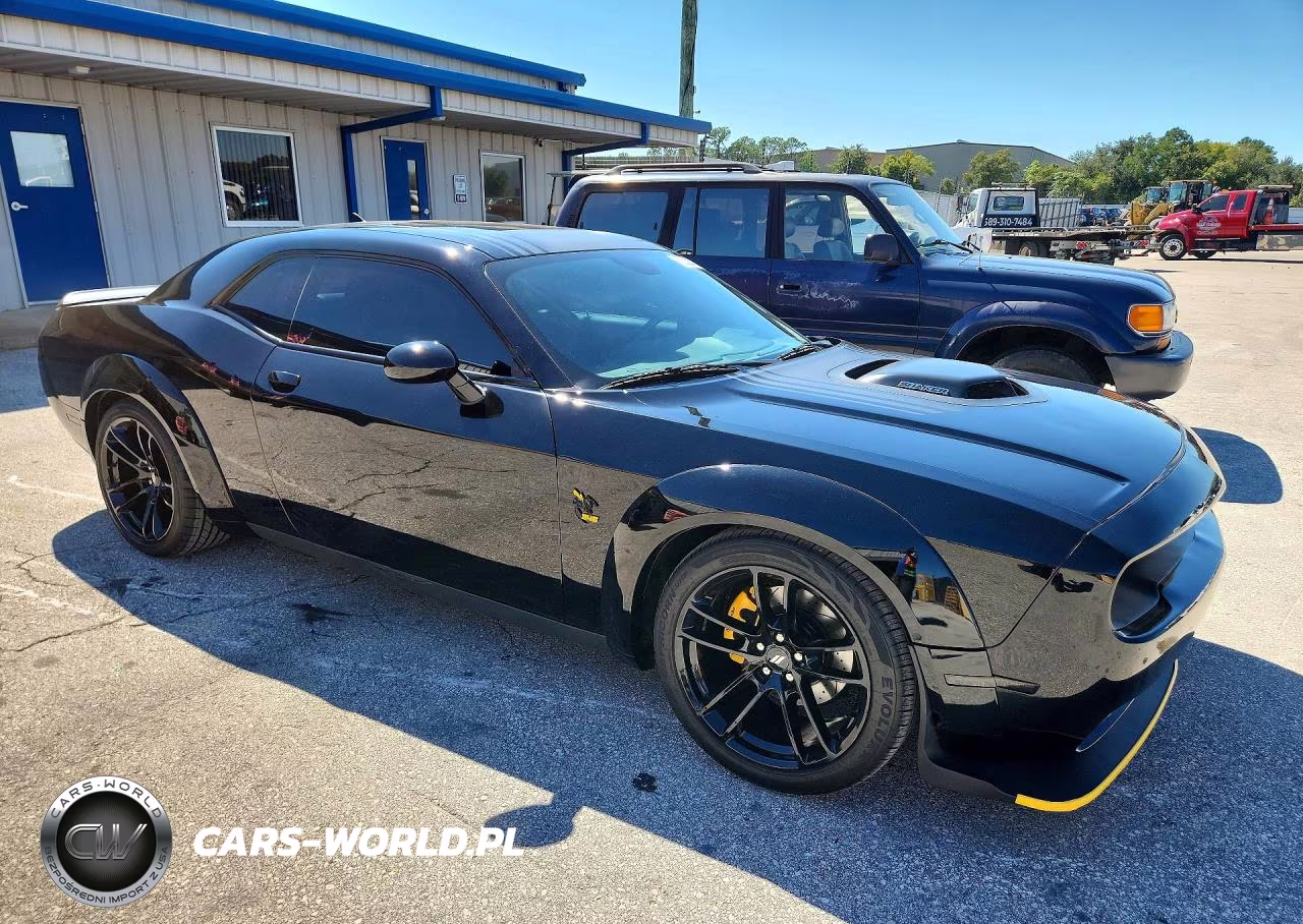 2015 Dodge Challenger Sxt Plus VIN:2C3CDZBT7FH900903 - 4