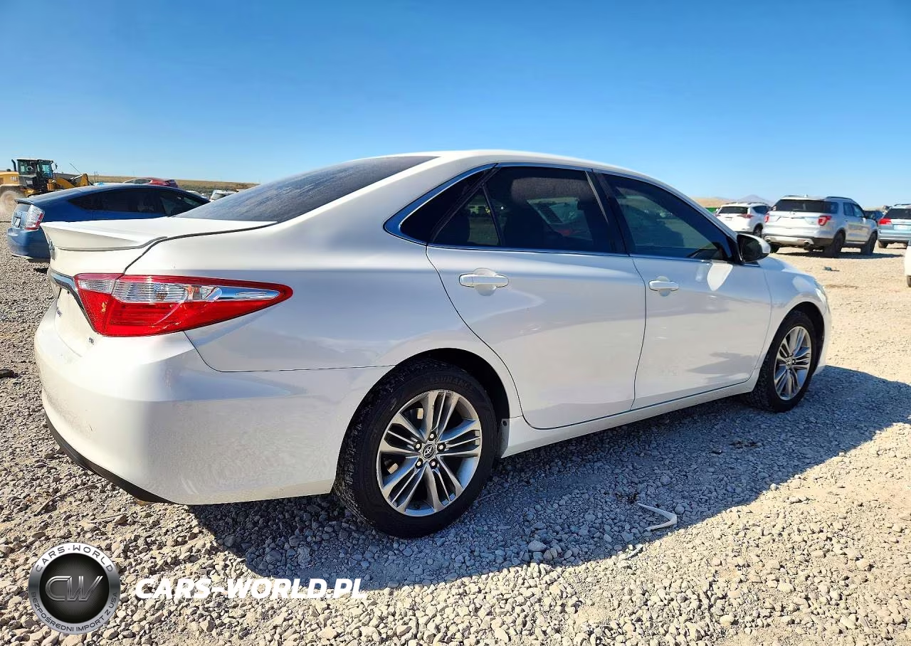 2015 Toyota Camry Se VIN:4T1BF1FK1FU112065 - 3