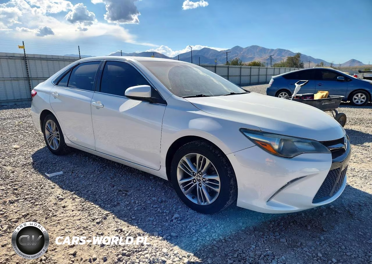 2015 Toyota Camry Se VIN:4T1BF1FK1FU112065 - 4