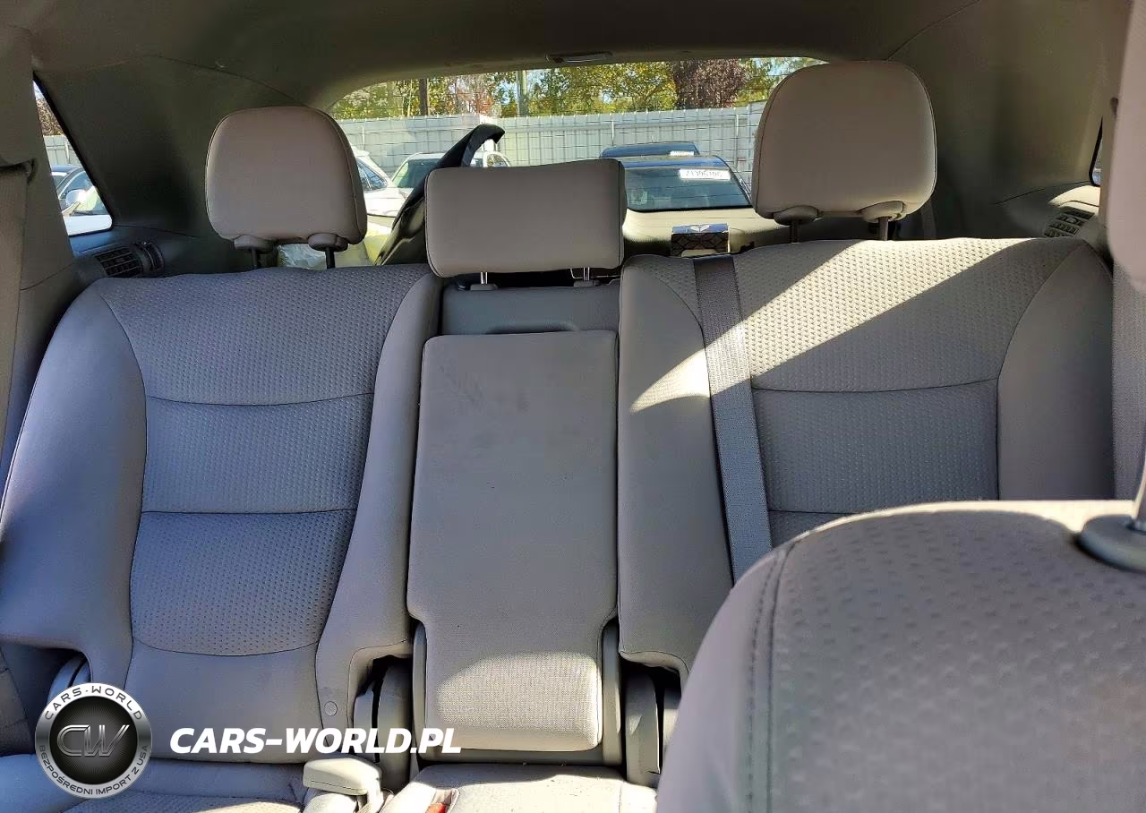 2011 Kia Sorento Lx VIN:5XYKT4A24BG181933 - 10