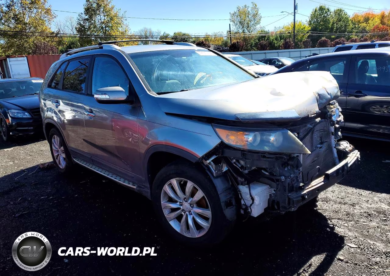2011 Kia Sorento Lx VIN:5XYKT4A24BG181933 - 4