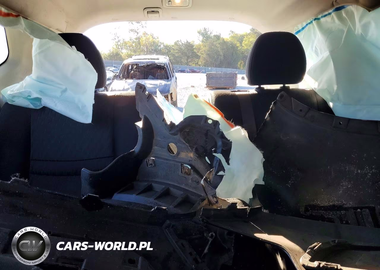 2017 Nissan Rogue S VIN:KNMAT2MTXHP592571 - 10