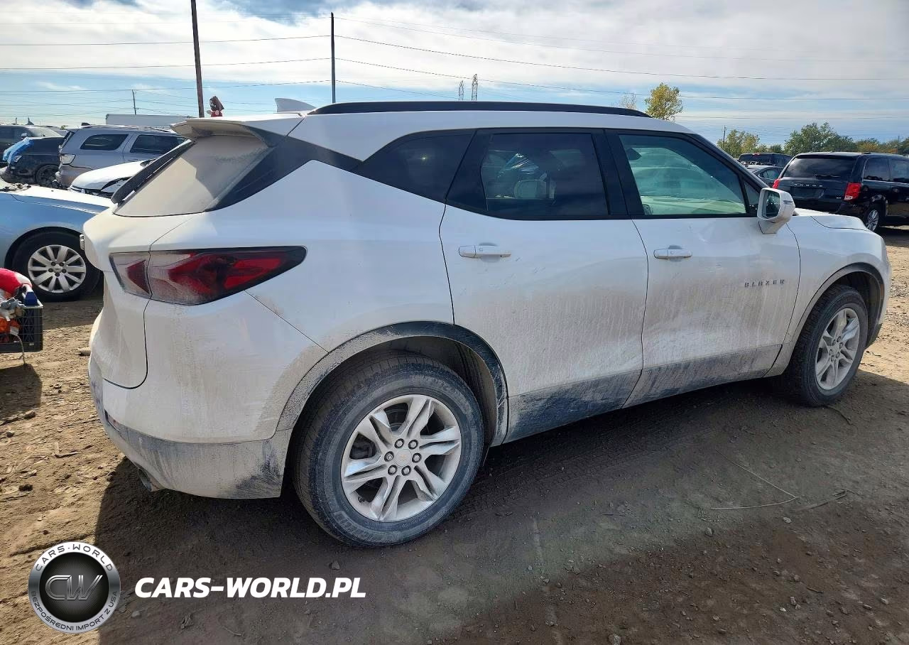 2019 Chevrolet Blazer 1Lt VIN:3GNKBBRA3KS636019 - 3