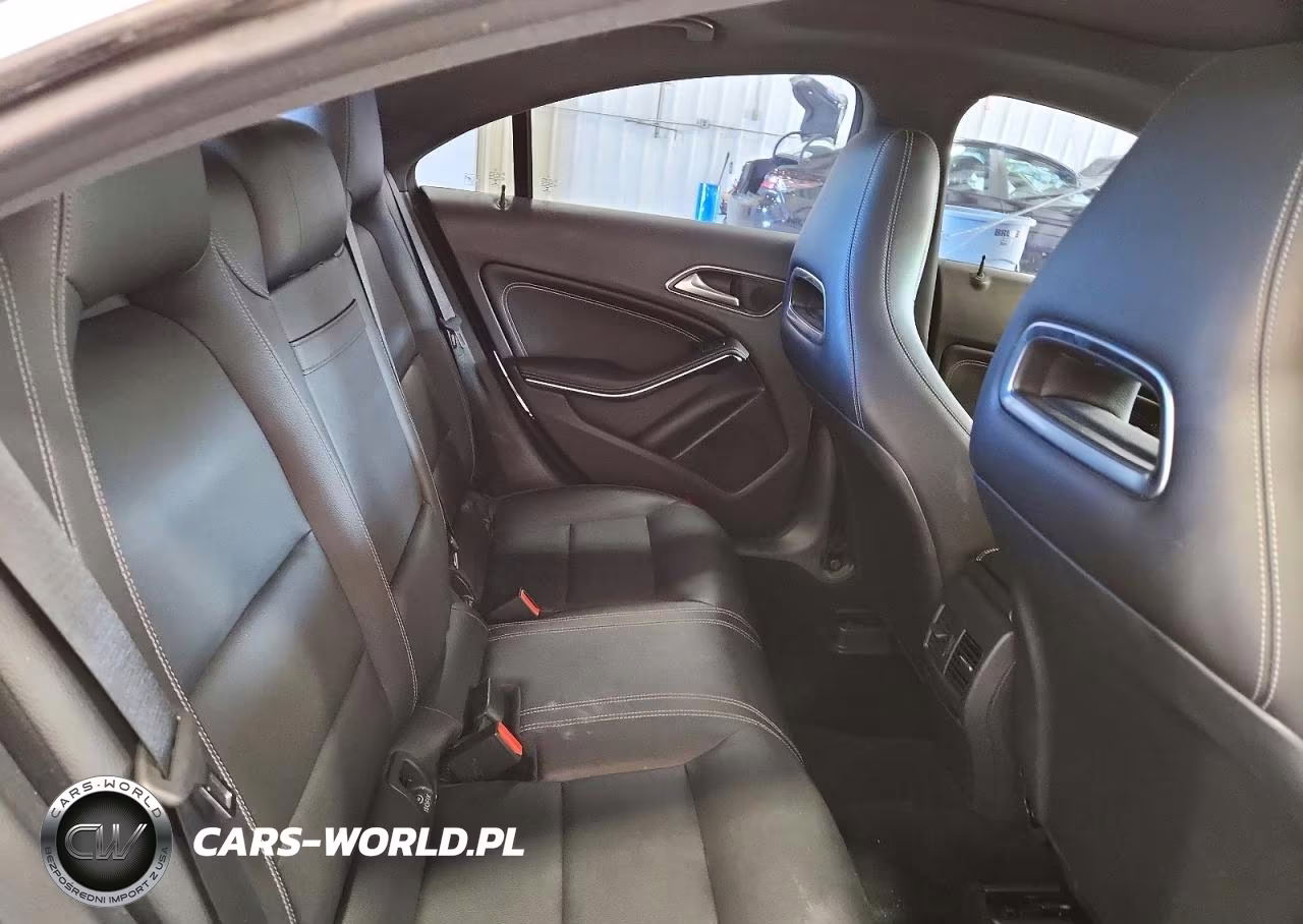 2018 Mercedes-Benz Cla 250 VIN:WDDSJ4EB2JN514465 - 10