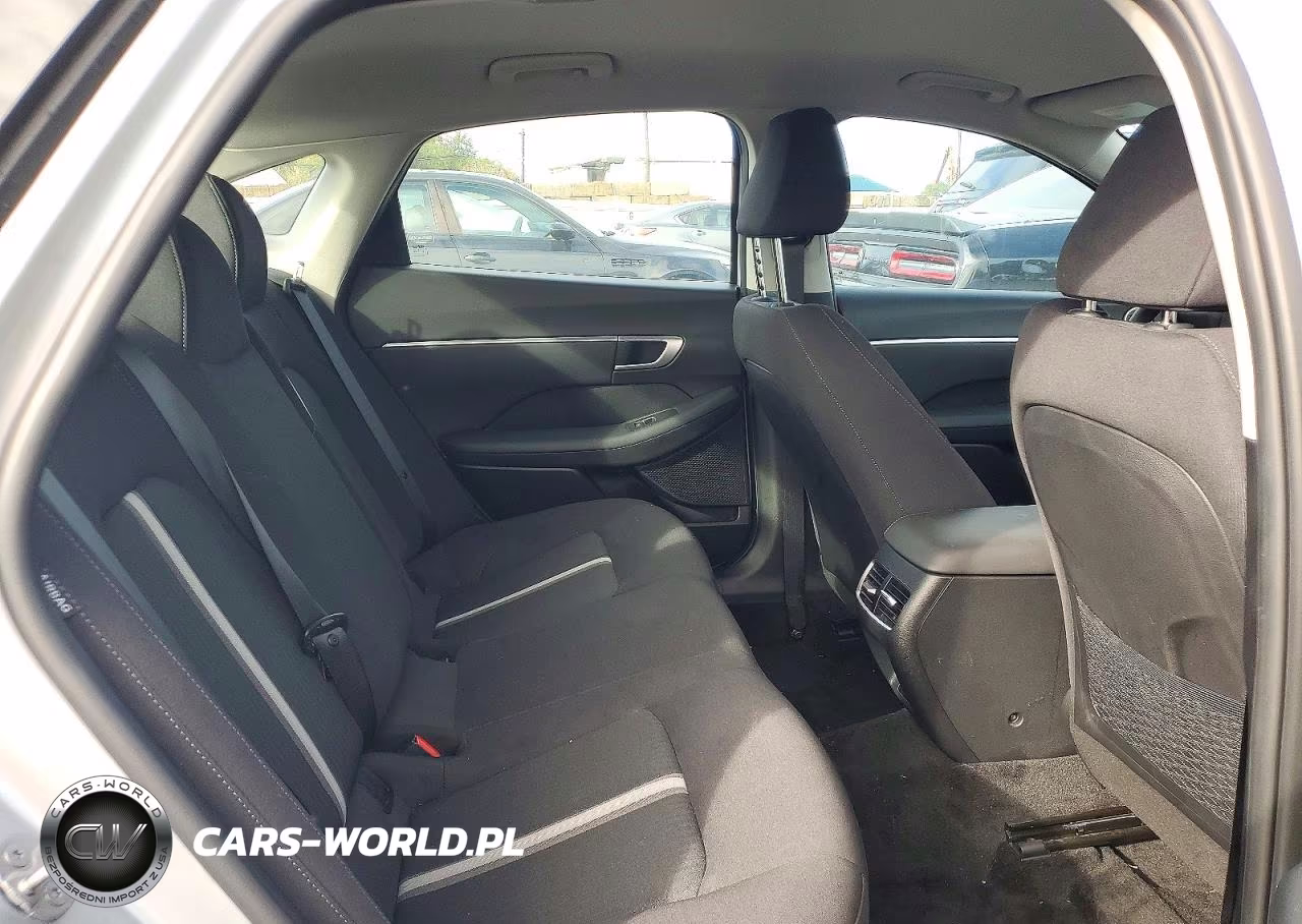 2026 Hyundai Sonata Hybrid Blue VIN:KMHL24JJ0TA136001 - 10
