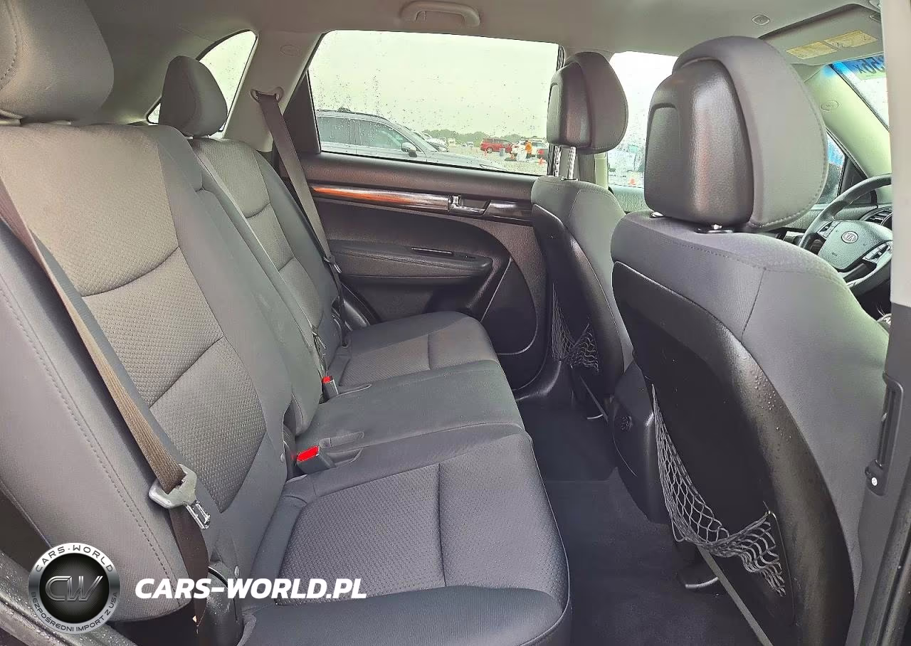 2012 Kia Sorento Lx VIN:5XYKT3A10CG233061 - 11