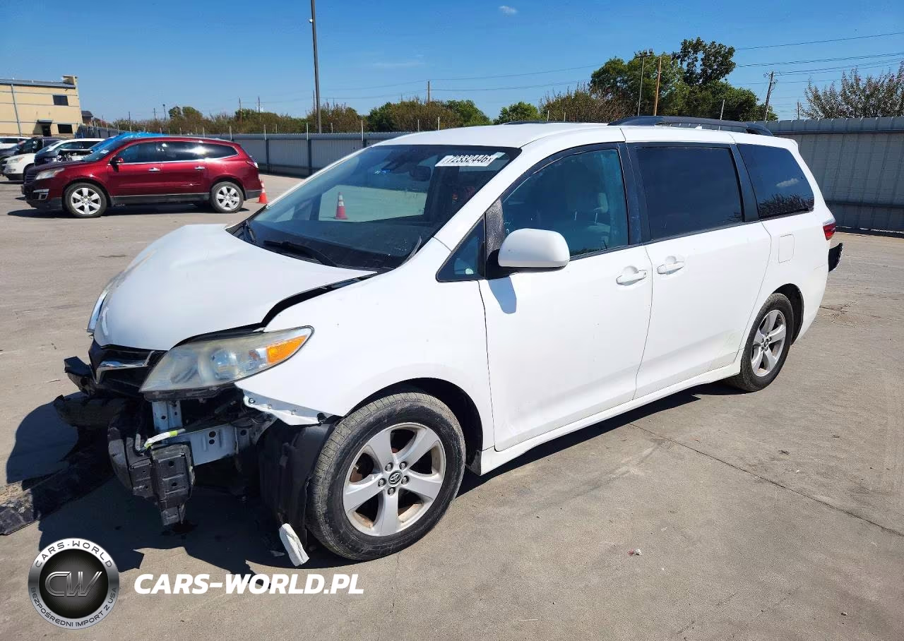 2018 Toyota Sienna Le