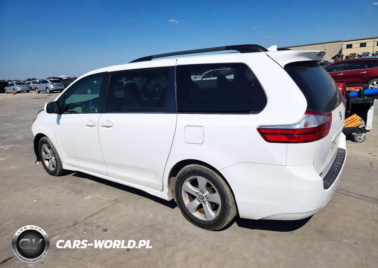 2018 Toyota Sienna Le VIN:5TDKZ3DC2JS950265 - 2