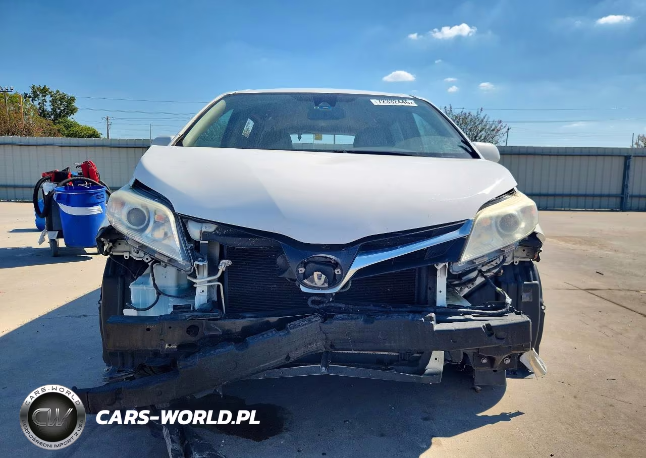 2018 Toyota Sienna Le VIN:5TDKZ3DC2JS950265 - 5
