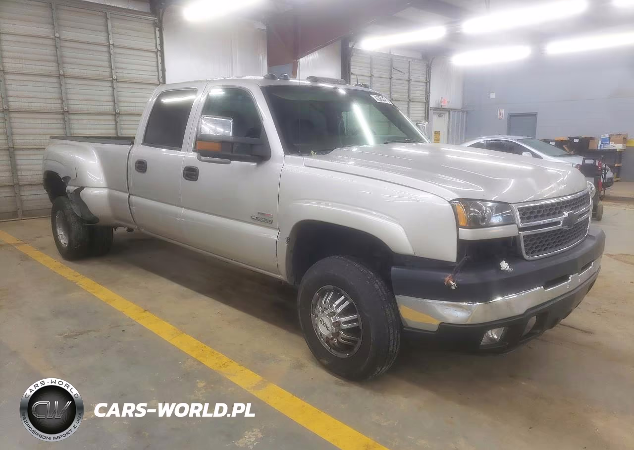 2005 Chevrolet Silverado K3500 VIN:1GCJK33215F809640 - 4