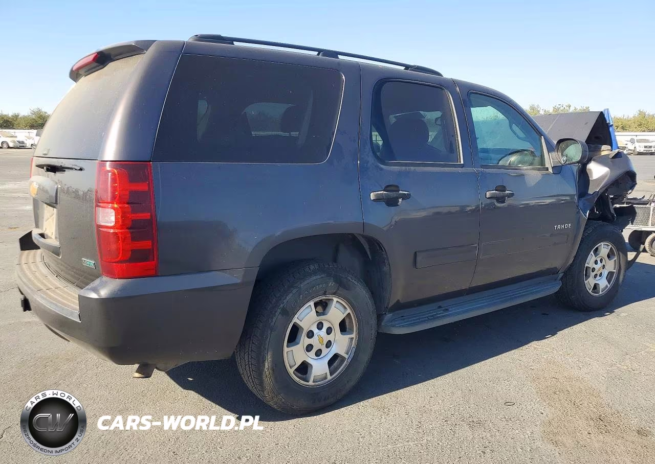 2010 Chevrolet Tahoe C1500 Ls VIN:1GNUCAE07AR112595 - 3