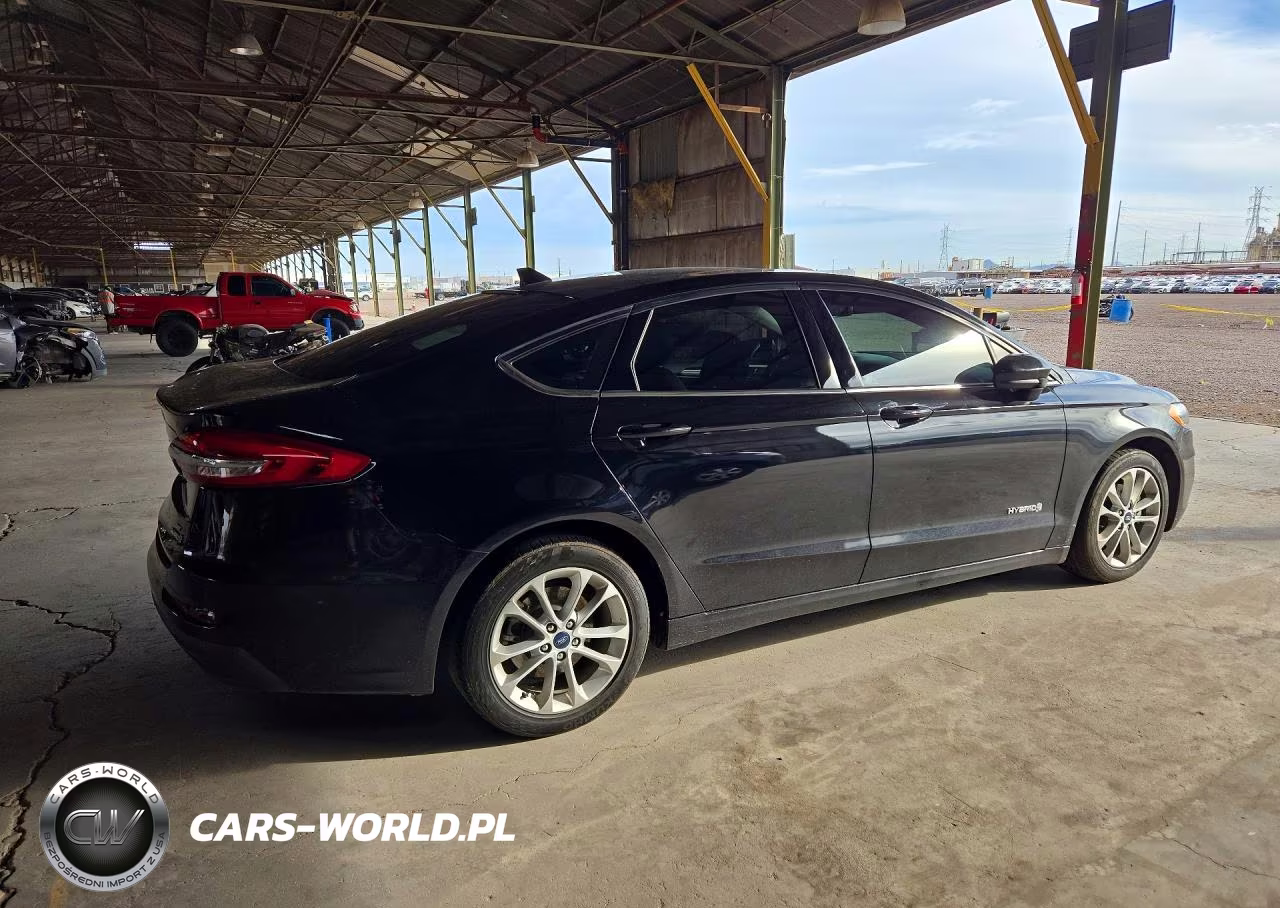 2019 Ford Fusion Se VIN:3FA6P0LU5KR180105 - 3