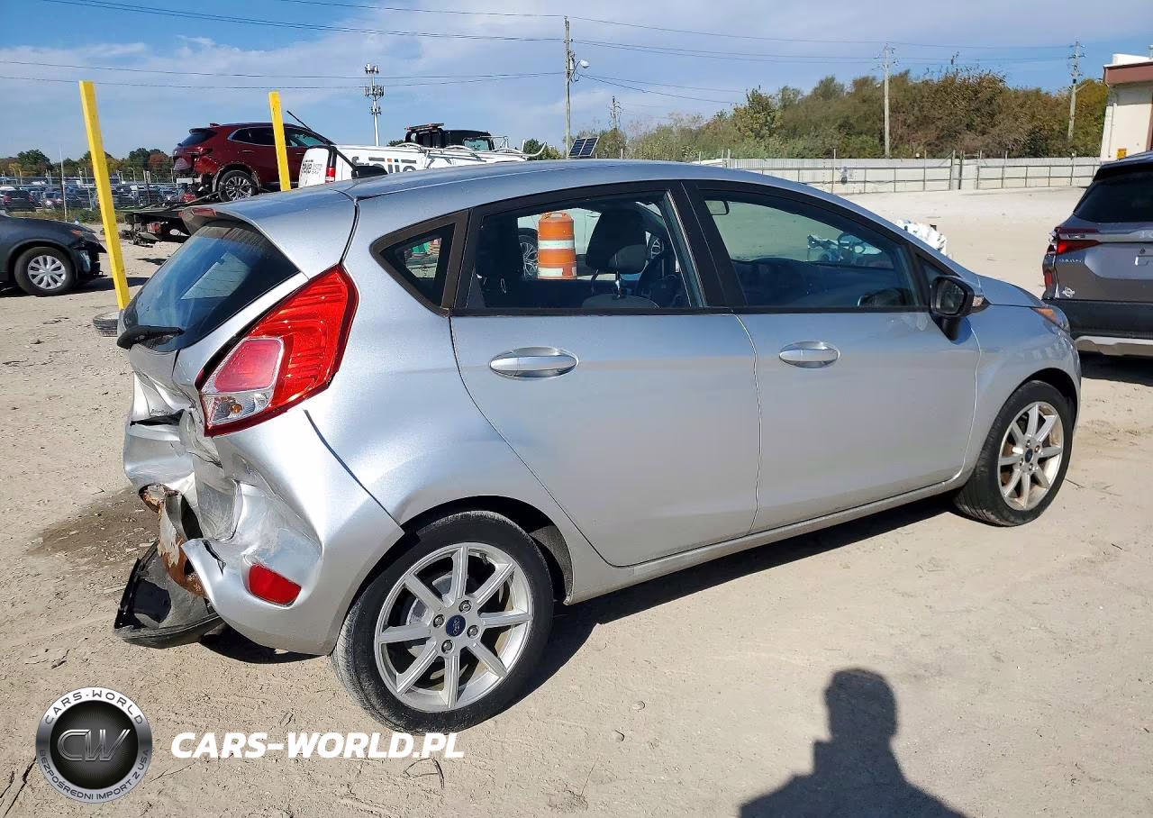 2016 Ford Fiesta Se VIN:3FADP4EJ7GM133437 - 3