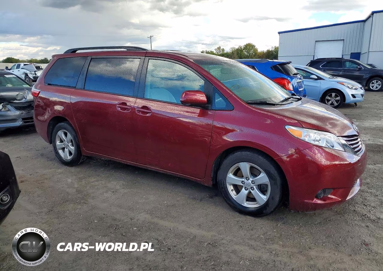2015 Toyota Sienna Le VIN:5TDKK3DC7FS591832 - 4