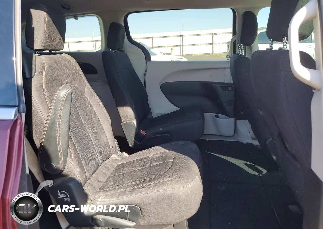 2017 Chrysler Pacifica Lx VIN:2C4RC1CG2HR769839 - 11