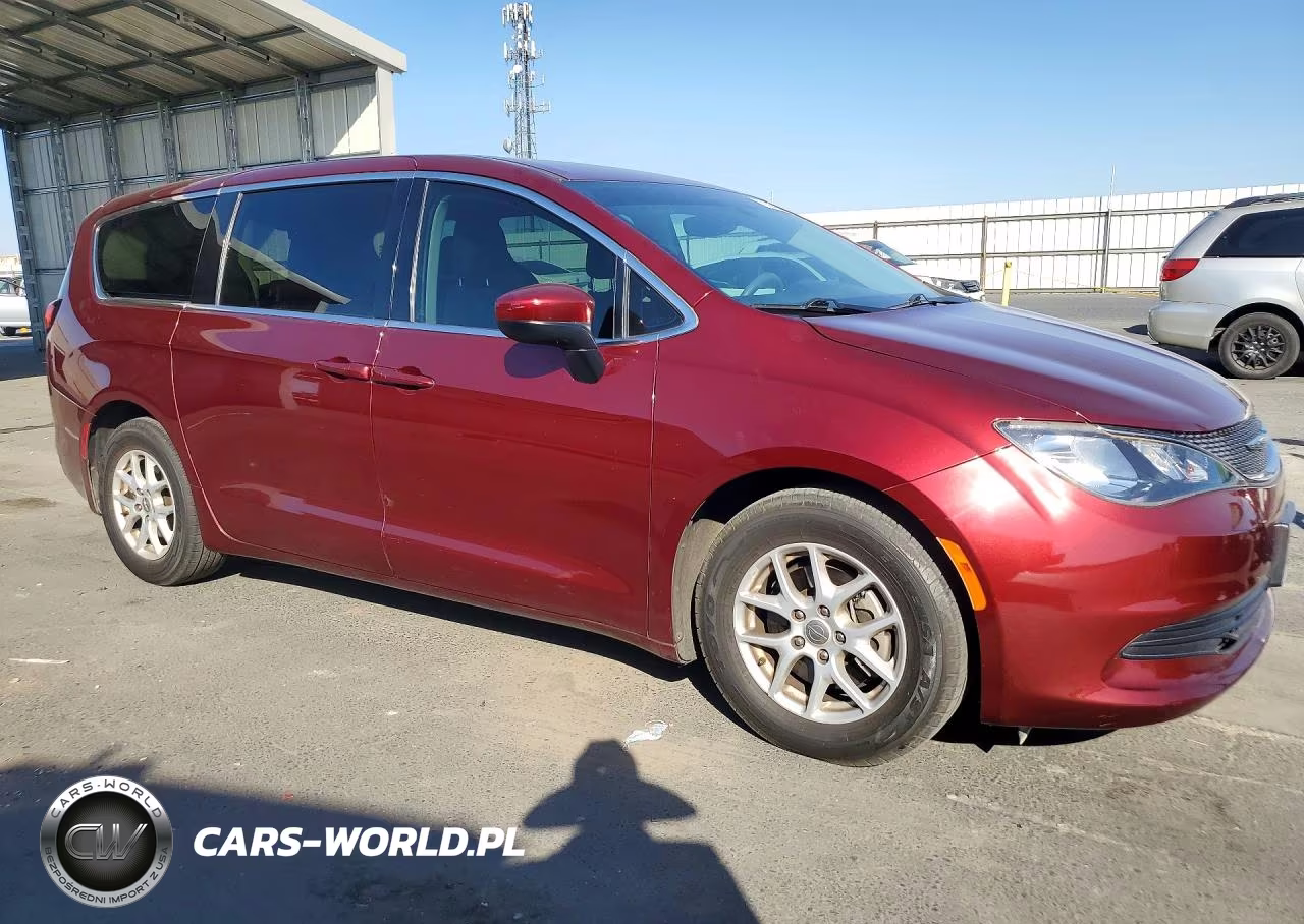 2017 Chrysler Pacifica Lx VIN:2C4RC1CG2HR769839 - 4
