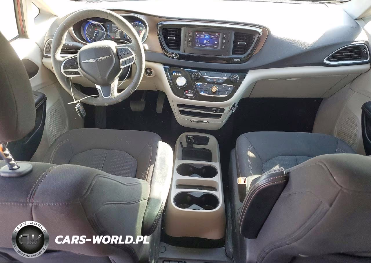 2017 Chrysler Pacifica Lx VIN:2C4RC1CG2HR769839 - 8