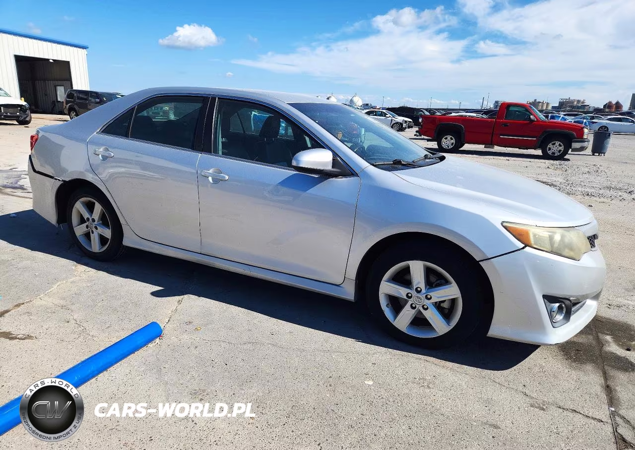 2014 Toyota Camry Se VIN:4T1BF1FK3EU860766 - 4
