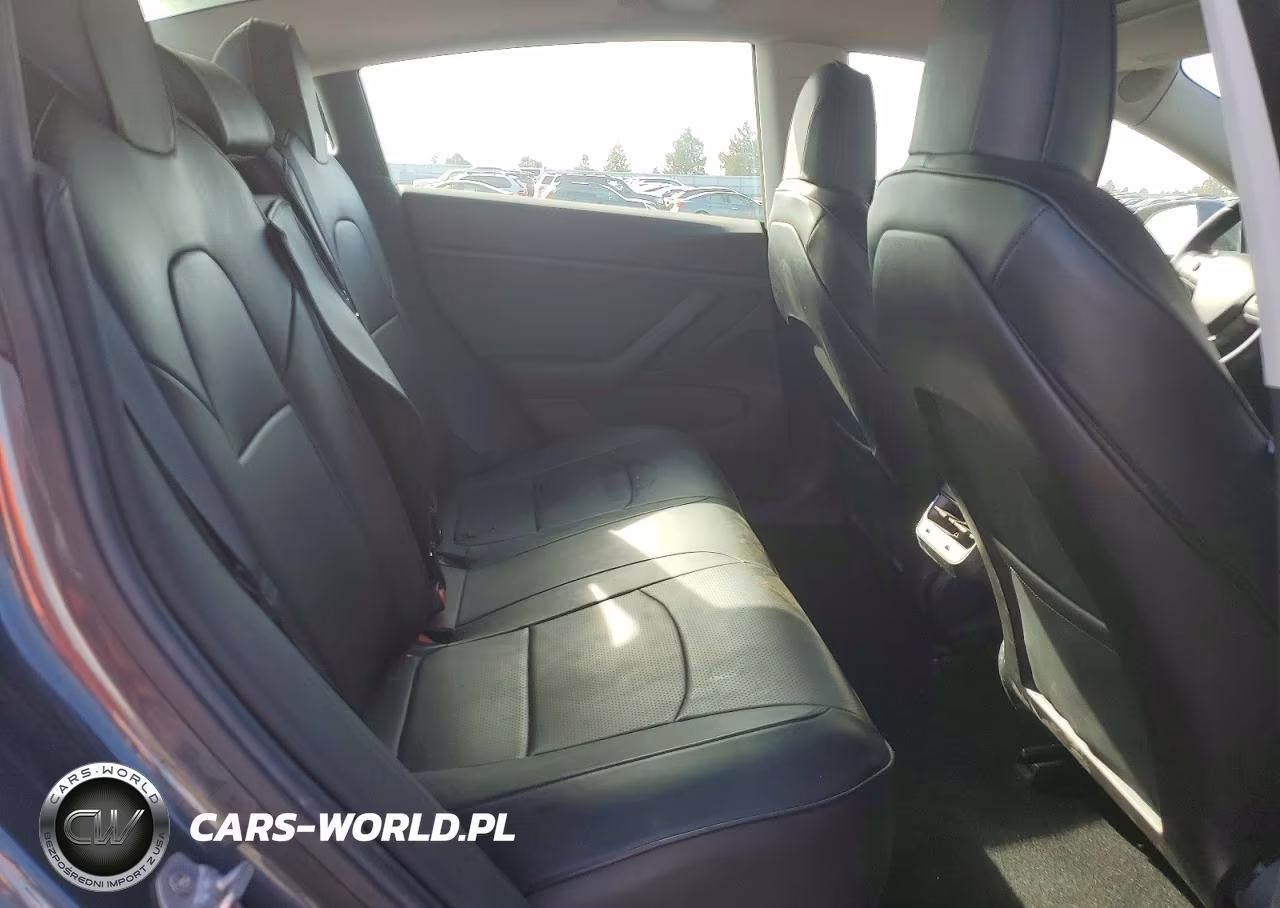 2019 Tesla Model 3 VIN:5YJ3E1EB8KF418549 - 10