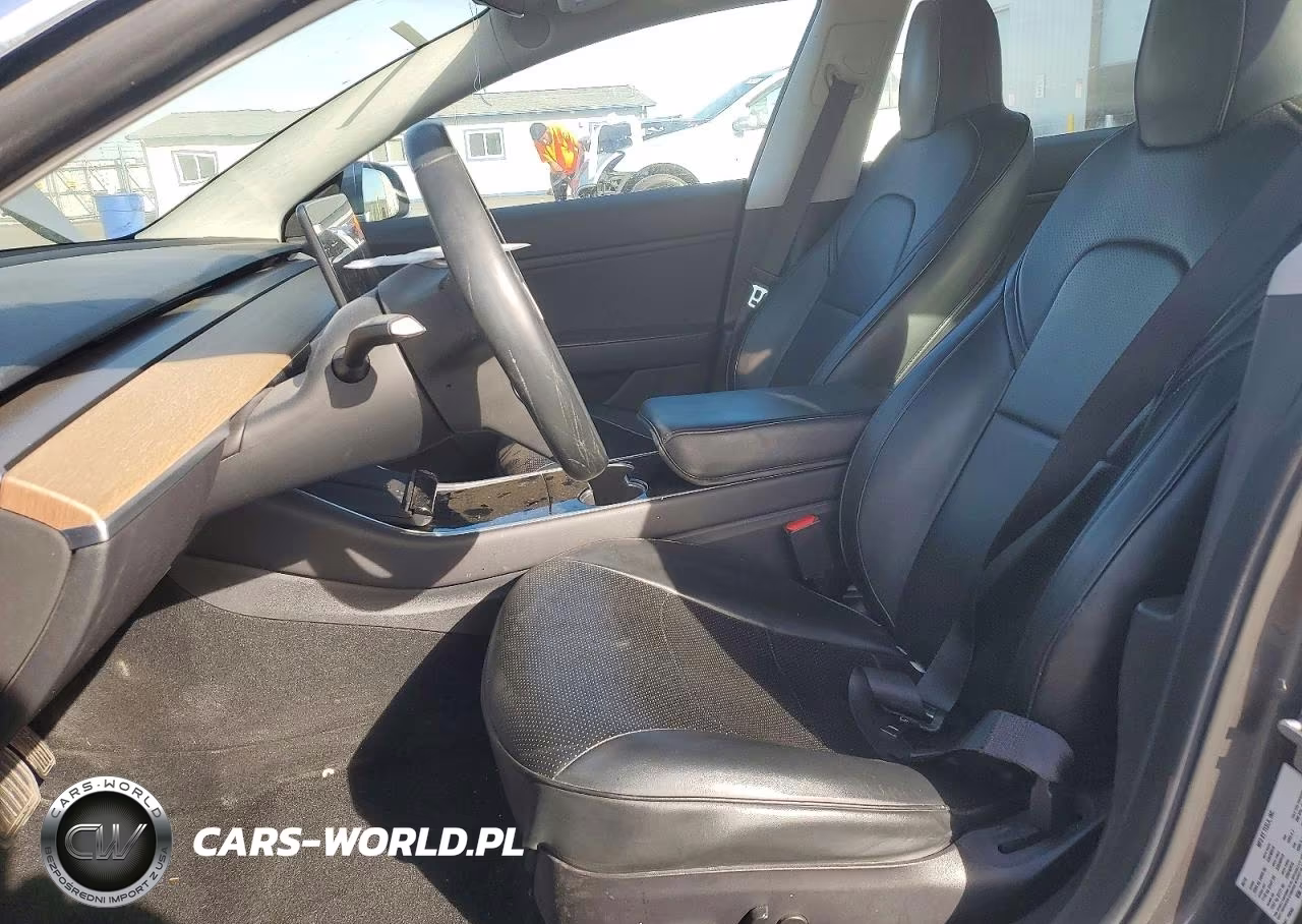 2019 Tesla Model 3 VIN:5YJ3E1EB8KF418549 - 7