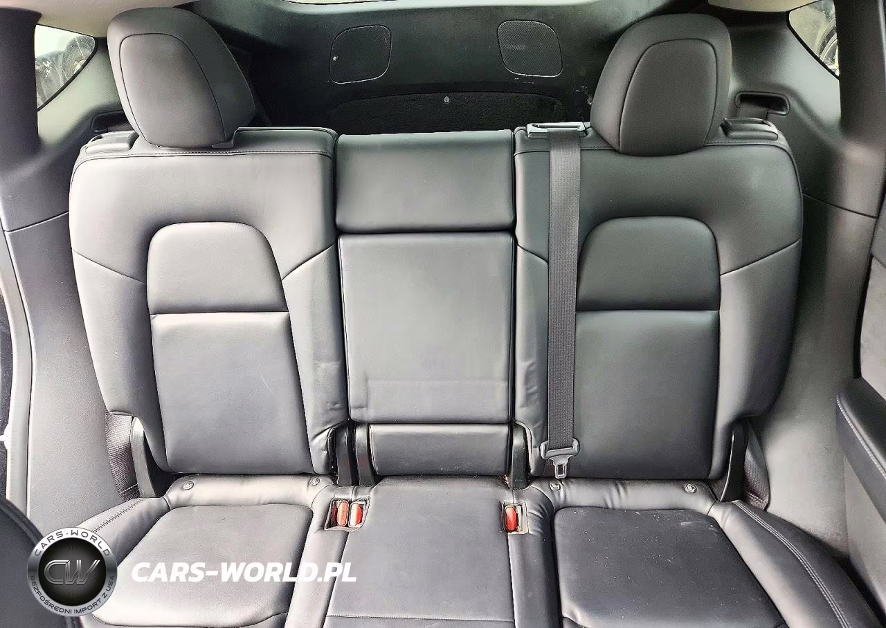 2020 Tesla Model Y VIN:5YJYGDEE0LF031426 - 10