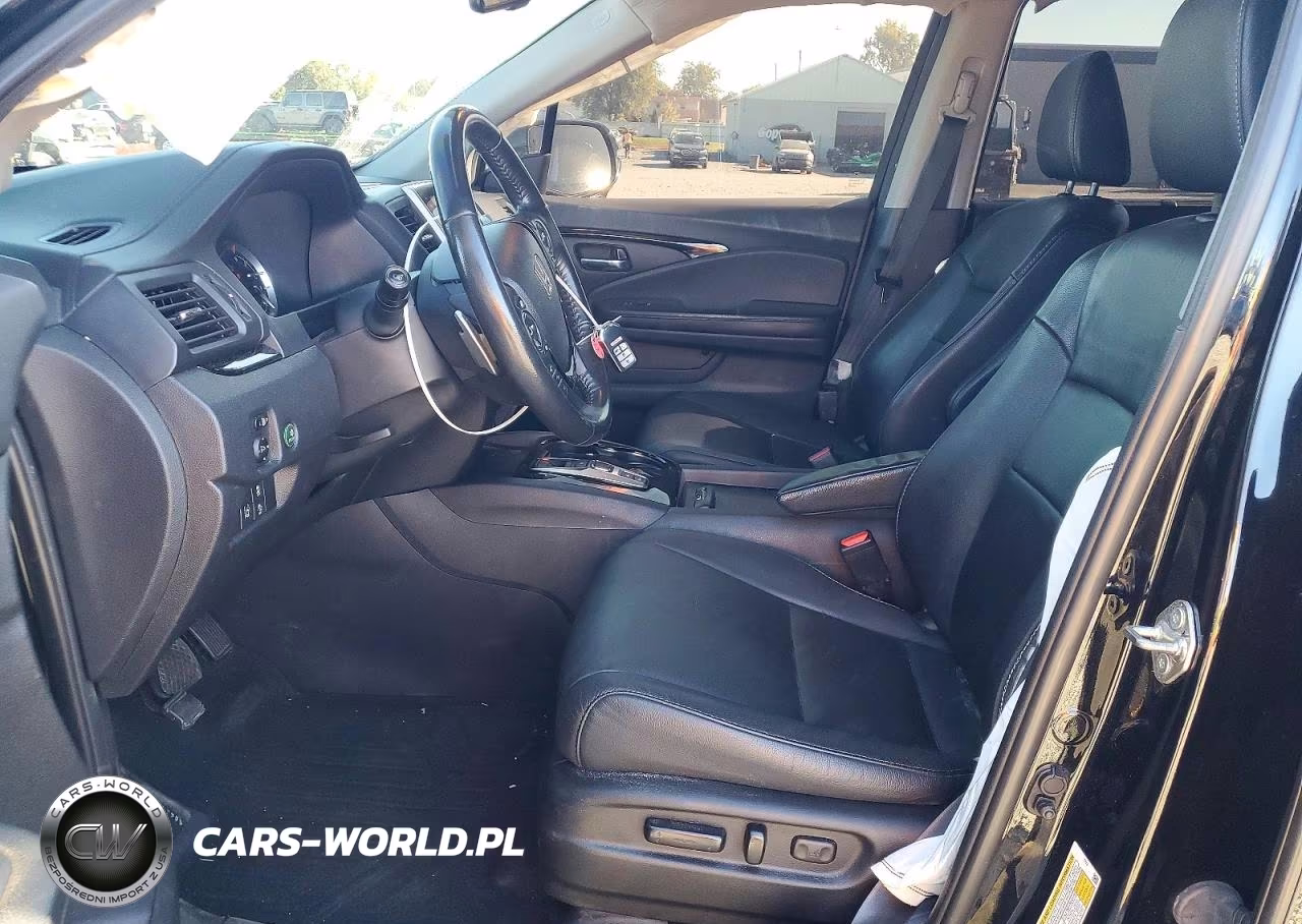 2018 Honda Pilot Touring VIN:5FNYF6H96JB012695 - 7