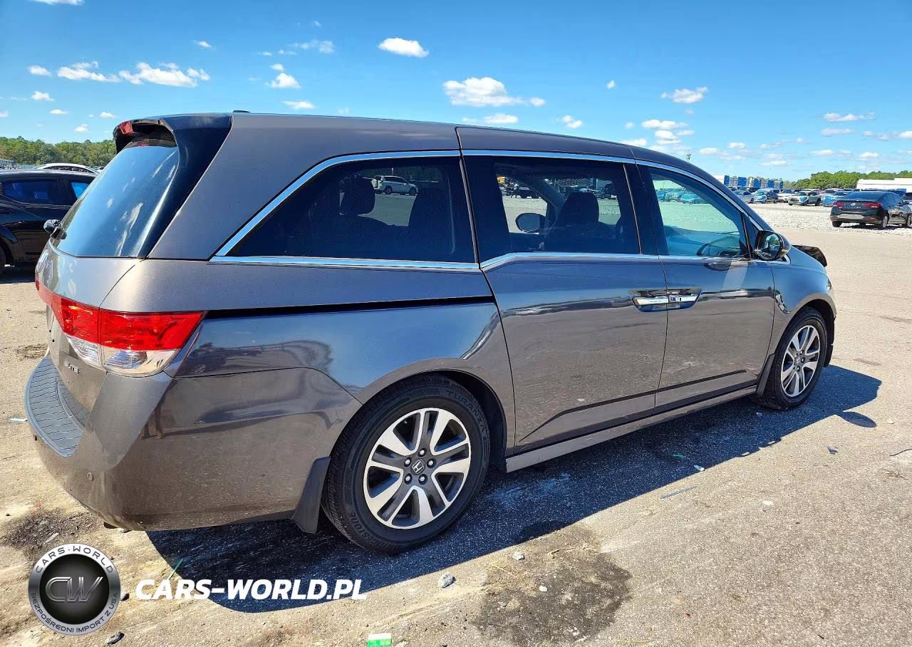 2016 Honda Odyssey Touring VIN:5FNRL5H91GB010322 - 3