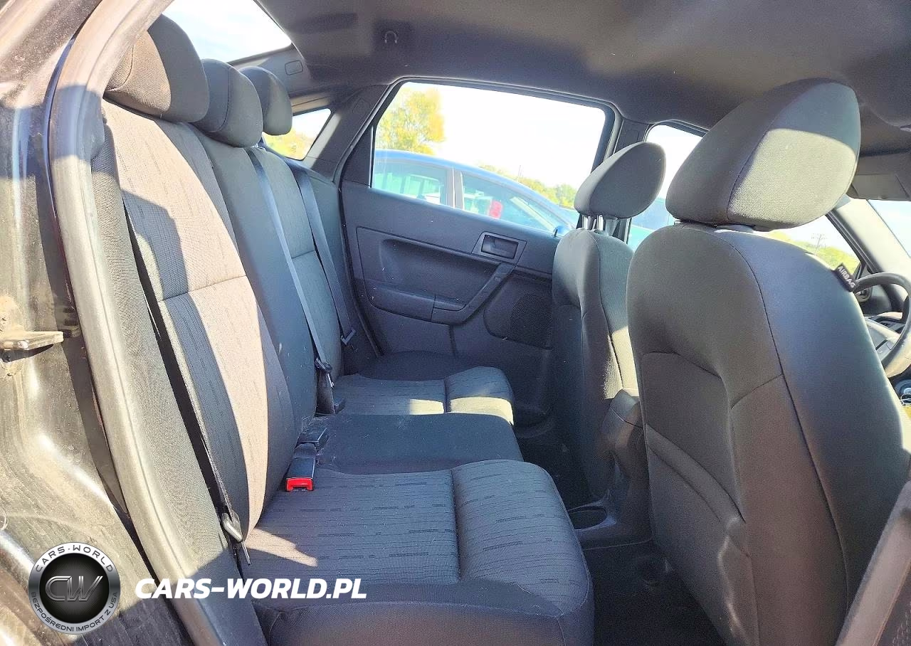 2010 Ford Focus Se VIN:1FAHP3FN9AW250814 - 10