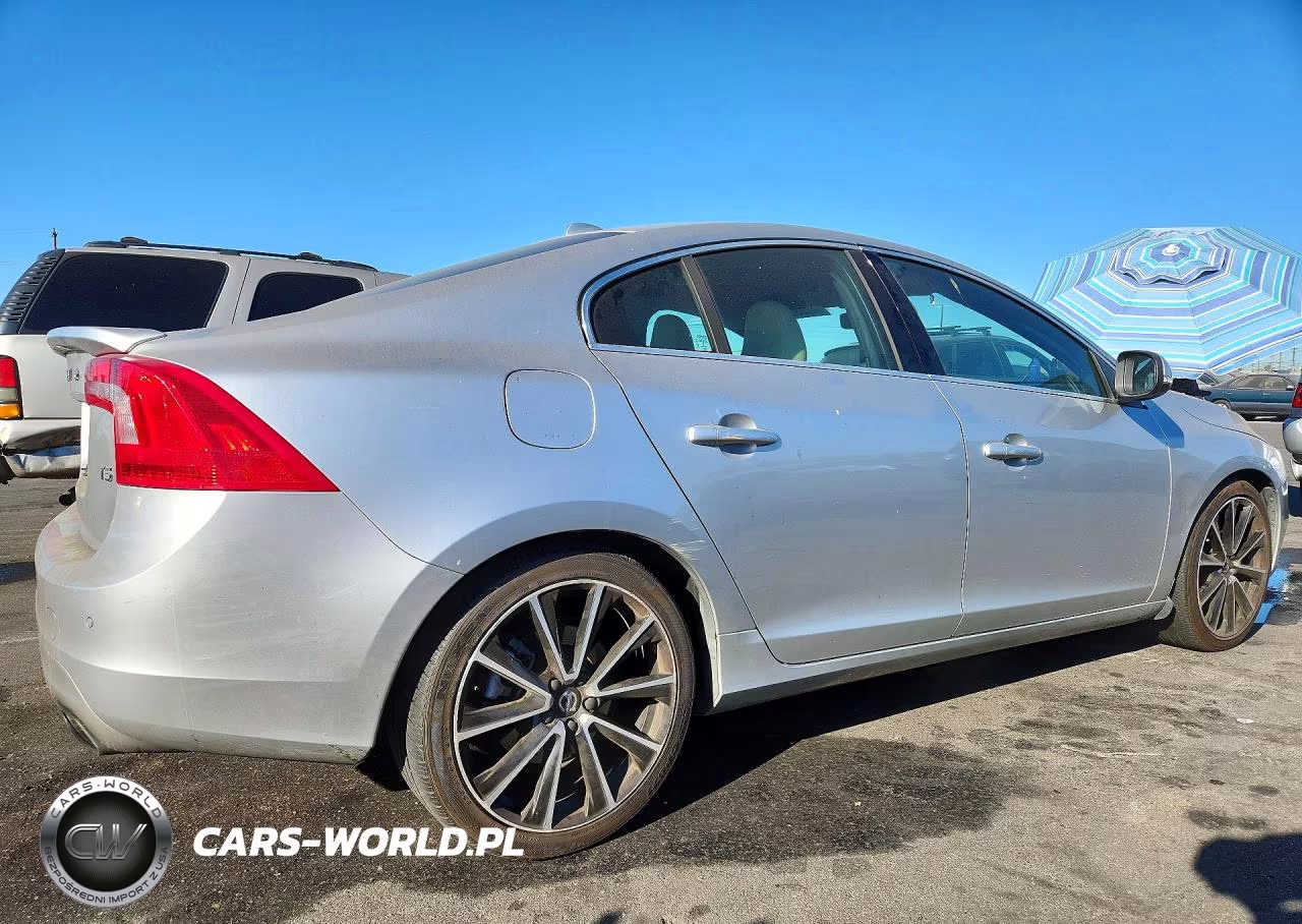 2016 Volvo S60 Premier VIN:YV126MFK5G2393056 - 3
