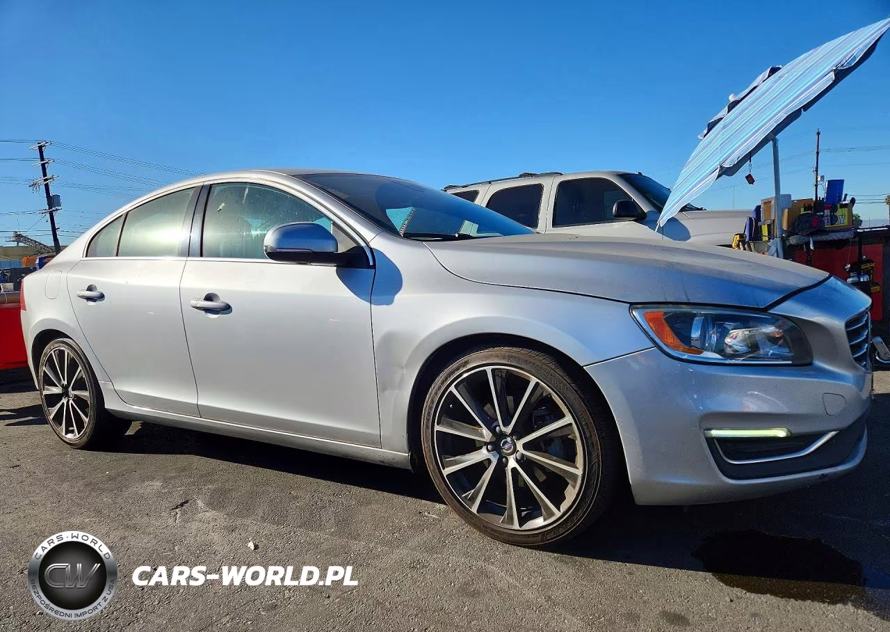 2016 Volvo S60 Premier VIN:YV126MFK5G2393056 - 4