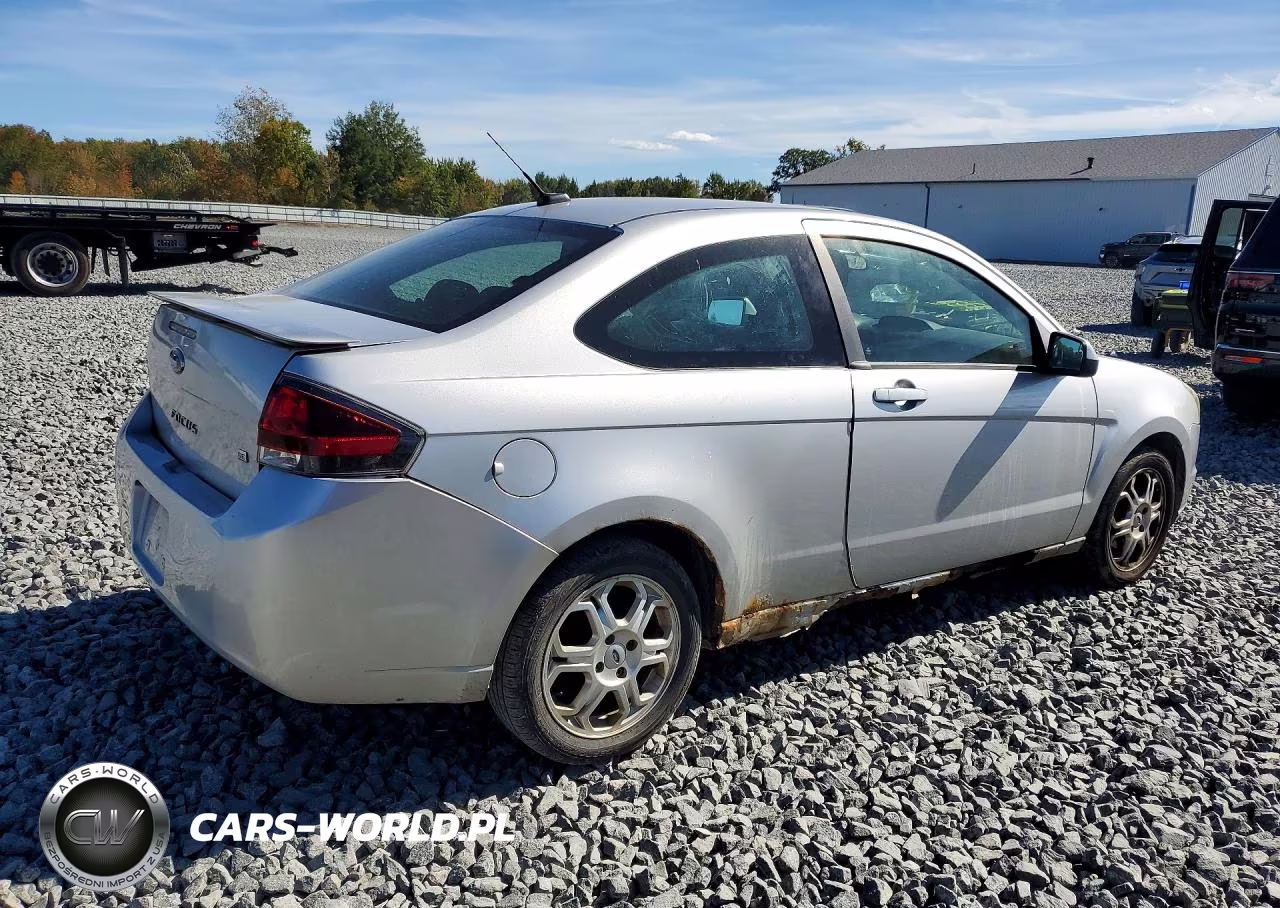 2010 Ford Focus Se VIN:1FAHP3CN8AW185216 - 3