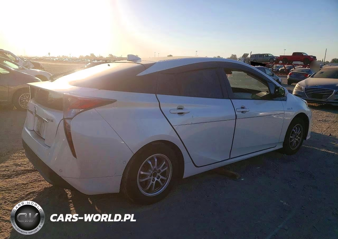 2018 Toyota Prius Two VIN:JTDKBRFU6J3589492 - 3