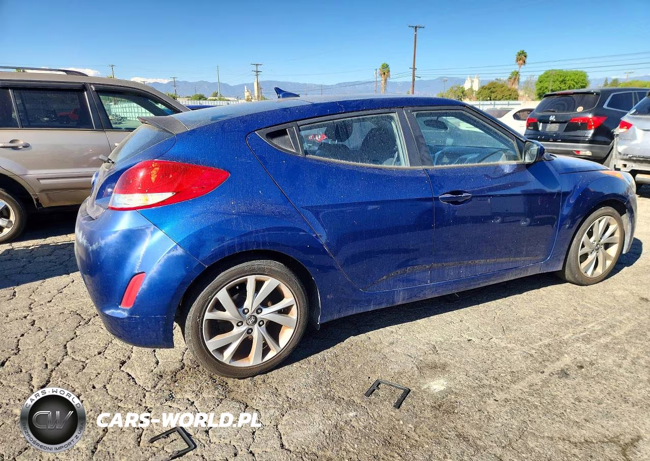 2016 Hyundai Veloster Base VIN:KMHTC6AD2GU275263 - 3